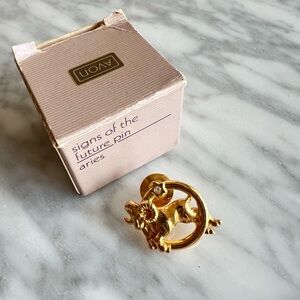 Vintage Avon Goldtone Aries Ram Zodiac Pin